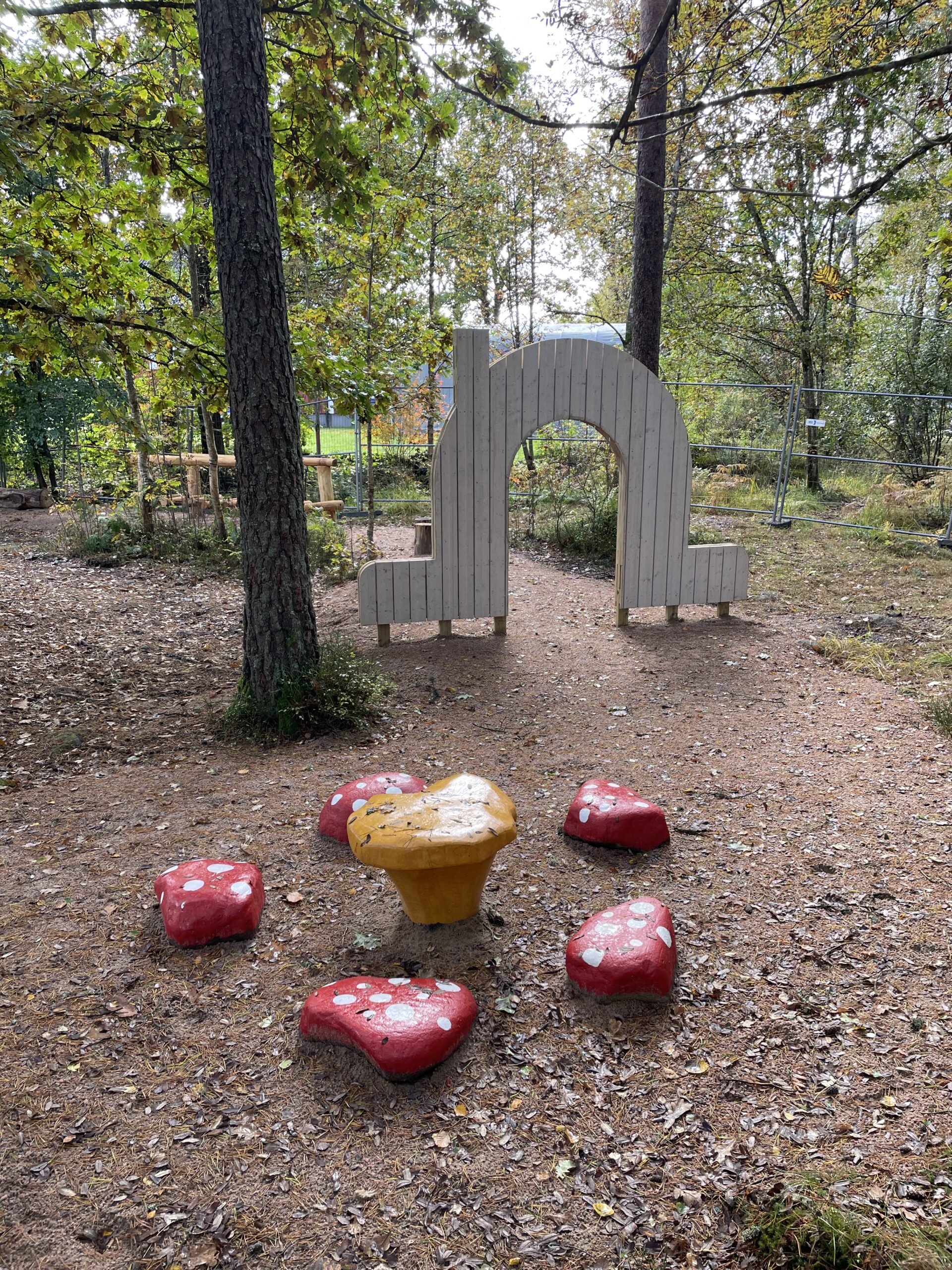 IMG_1003_Hattstugan och svampar